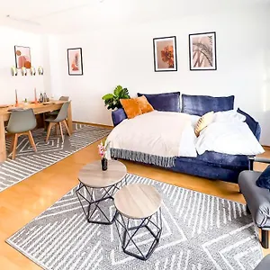 Neu - Zentrum, 3 Zi, Free Tiefgarage, Smart Tv, Wlan Apartment